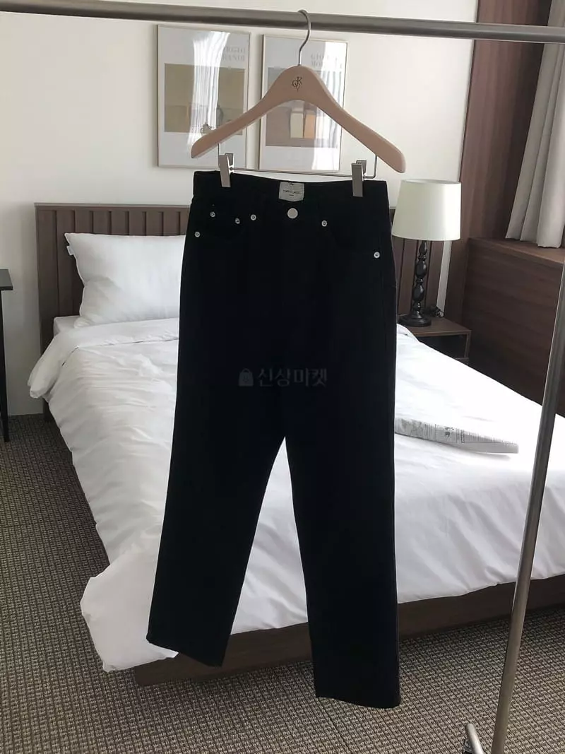 Overclassic - Korean Women Fashion - #womensfashion - Mue Black Jeans - 2