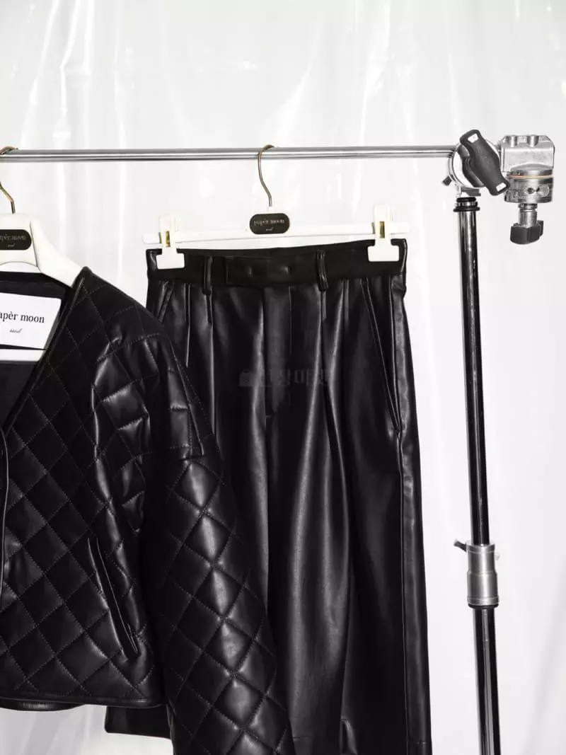 Paper Moon - Korean Women Fashion - #momslook - Leather Shorts - 4