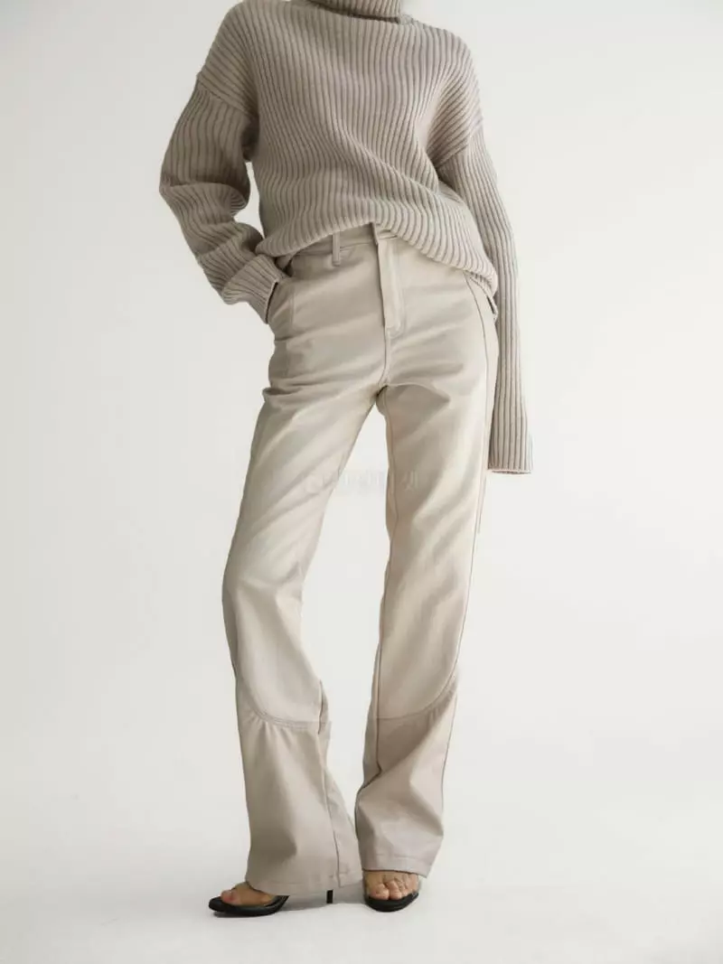 Paper Moon - Korean Women Fashion - #womensfashion - Leather Coloe Straight Jeans - 2