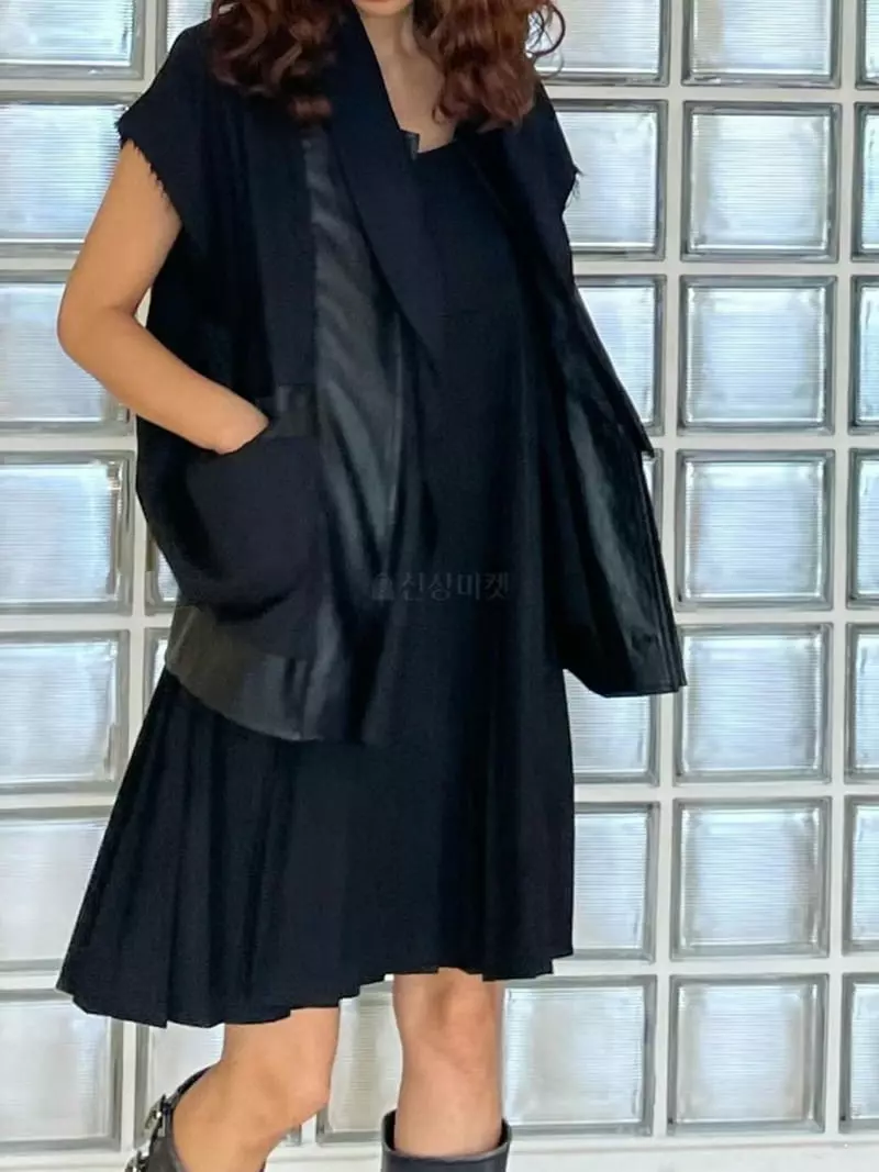 Paris Match - Korean Women Fashion - #thelittlethings - Leather Mix Vest - 4