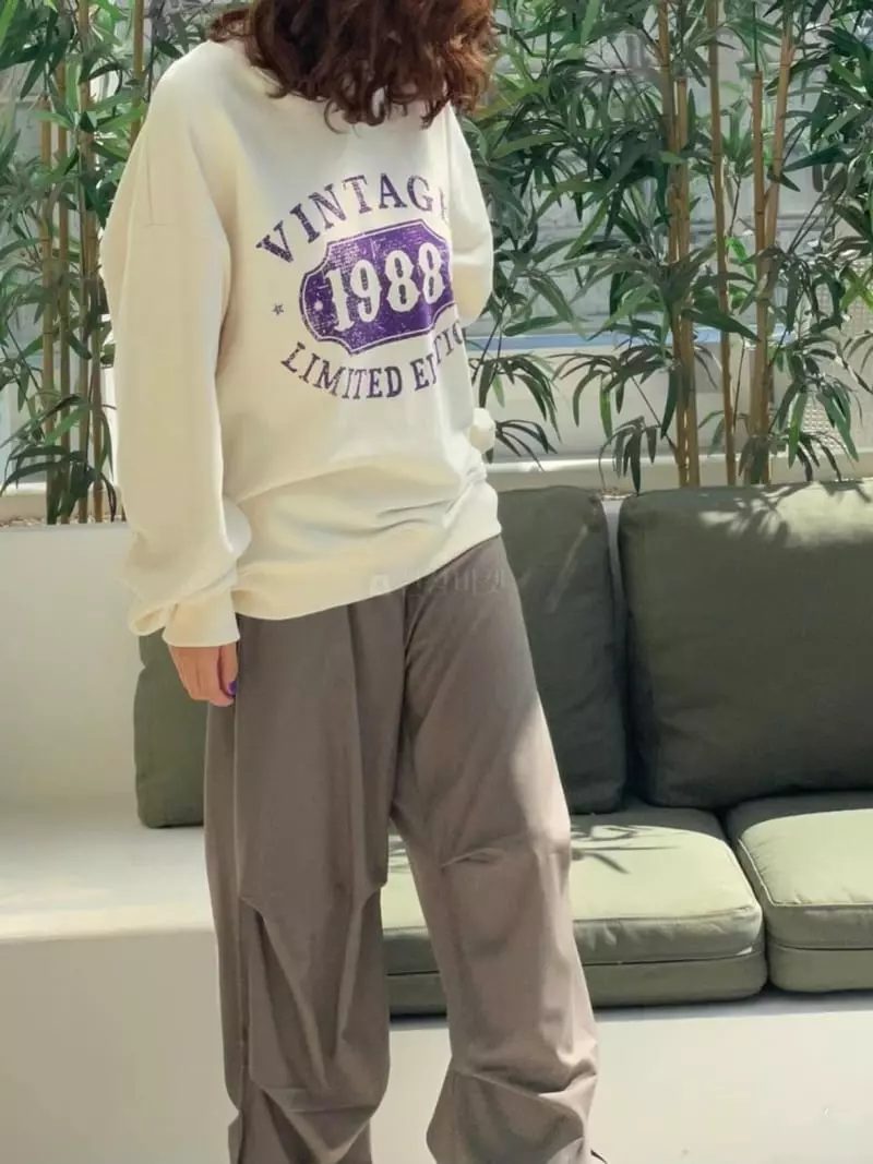 Paris Match - Korean Women Fashion - #shopsmall - Vintage Round Sweatshirt - 8