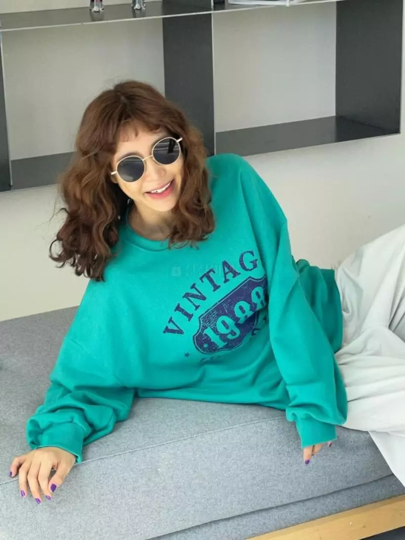 Paris Match - Korean Women Fashion - #thelittlethings - Vintage Round Sweatshirt - 10