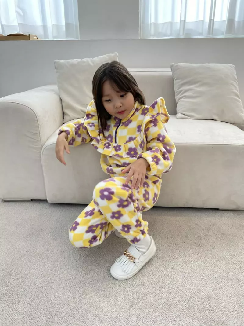 Party Pu - Korean Children Fashion - #Kfashion4kids - Turtleneck Frill Top Bottom Set - 5