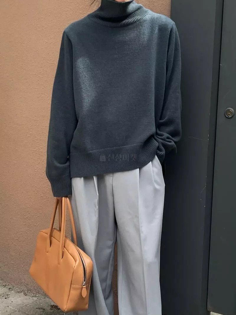 Plat - Korean Women Fashion - #momslook - Slit Tee - 9