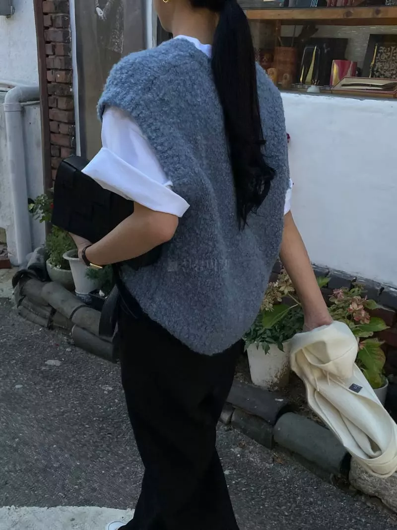 Plat - Korean Women Fashion - #momslook - Alpaca Bookle Vest - 6