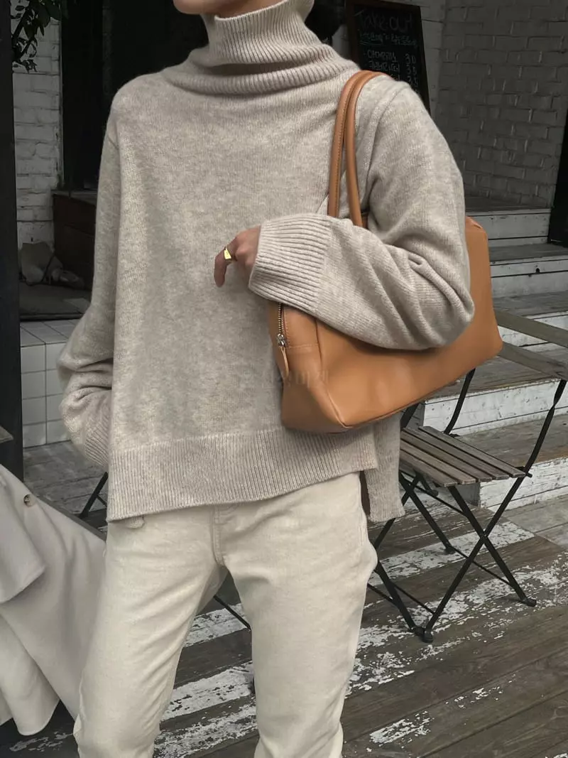 Plat - Korean Women Fashion - #momslook - Slit Tee - 4