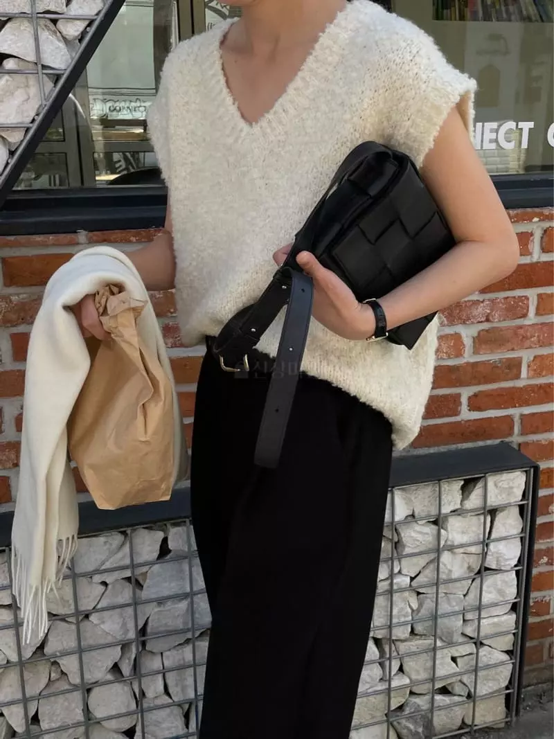 Plat - Korean Women Fashion - #womensfashion - Alpaca Bookle Vest - 3