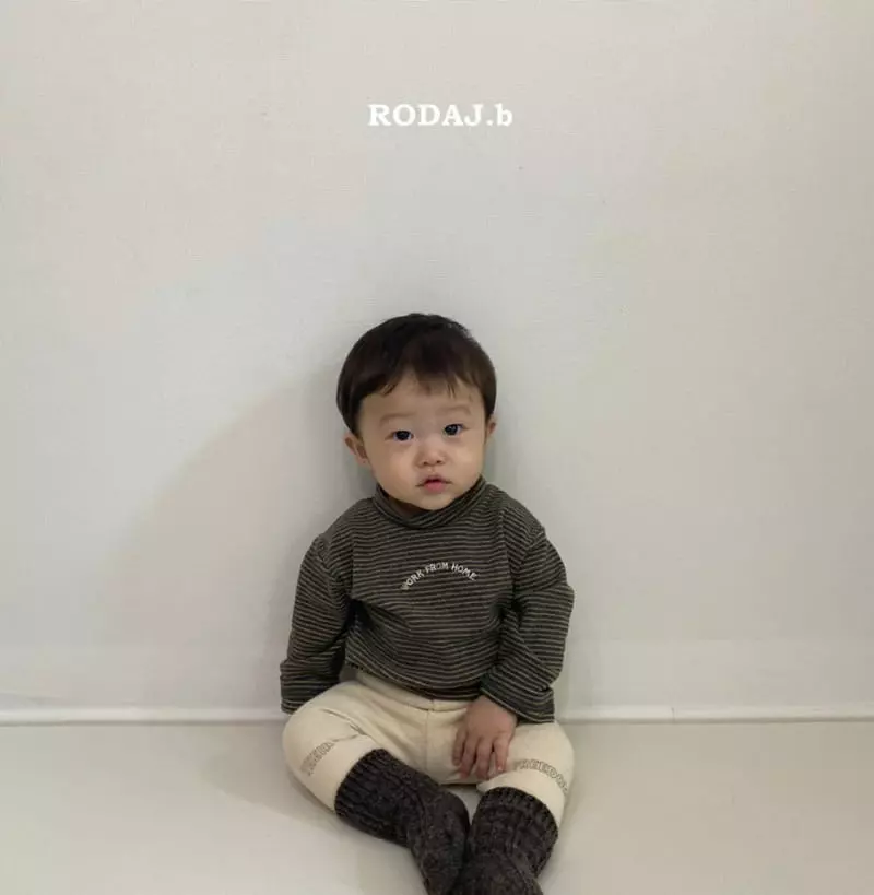 Roda J - Korean Baby Fashion - #babyfashion - Bebe Walk Half Turtleneck Tee - 2