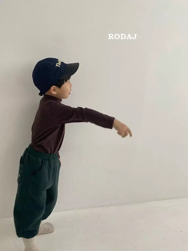 Roda J - Korean Children Fashion - #prettylittlegirls - Moving Turtleneck Tee - 5