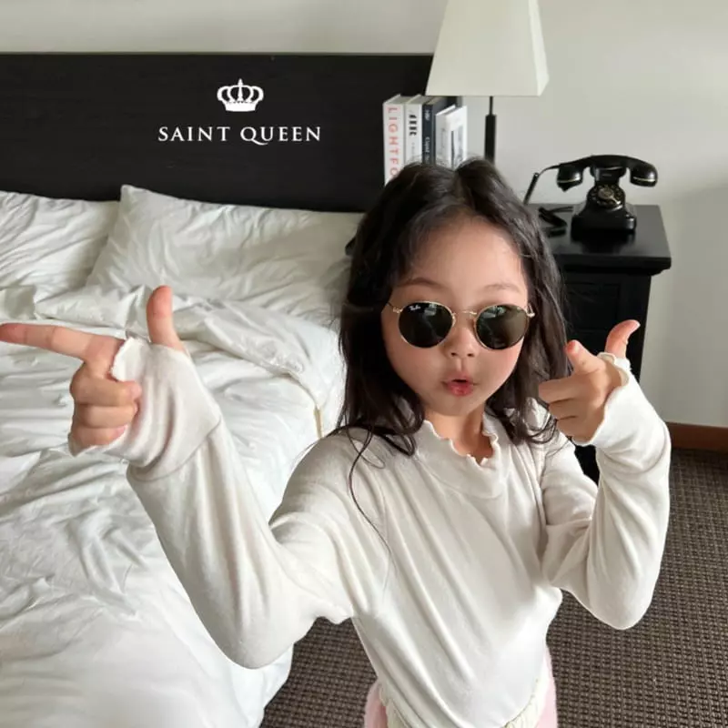 Saint Queen - Korean Children Fashion - #stylishchildhood - Finger Turtleneck Tee - 7