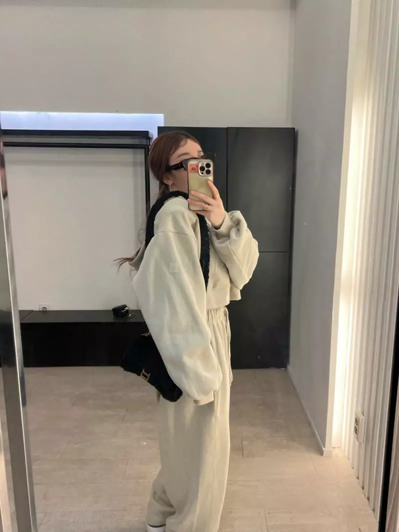 140 Avenue - Korean Women Fashion - #romanticstyle - Fleece Crop Hoodu Zip-up - 6