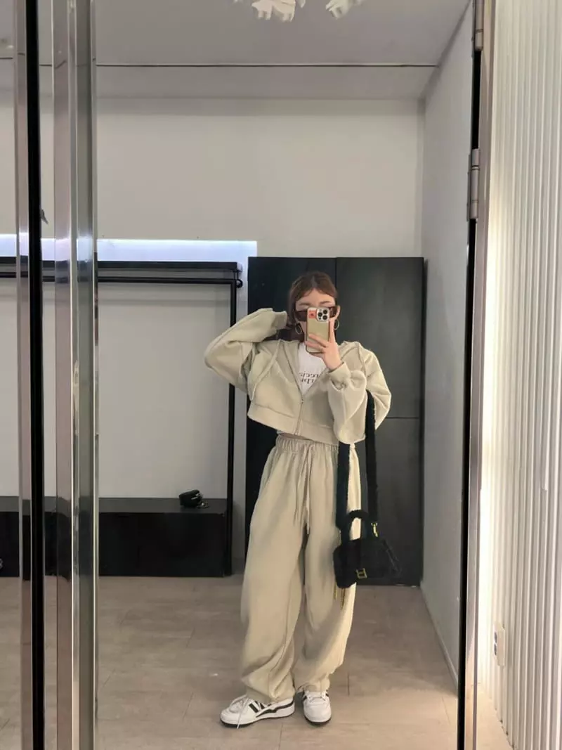 140 Avenue - Korean Women Fashion - #vintageinspired - Fleece Crop Hoodu Zip-up - 2