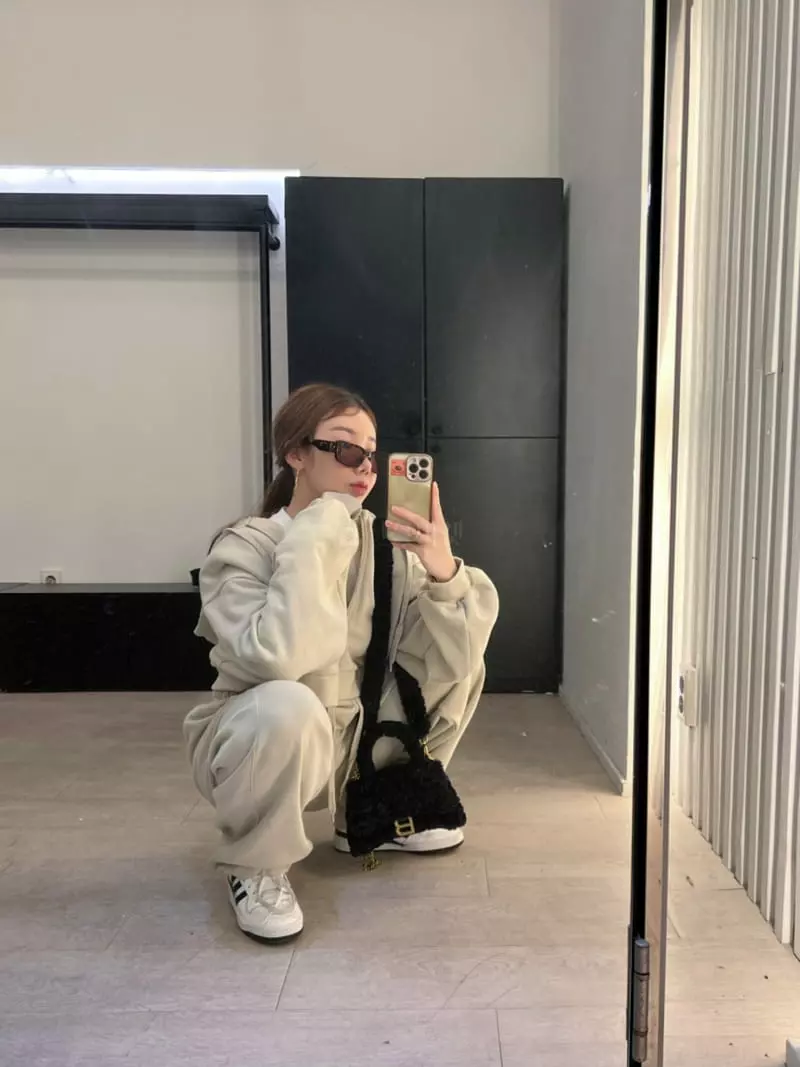 140 Avenue - Korean Women Fashion - #vintagekidsstyle - Fleece Crop Hoodu Zip-up - 3