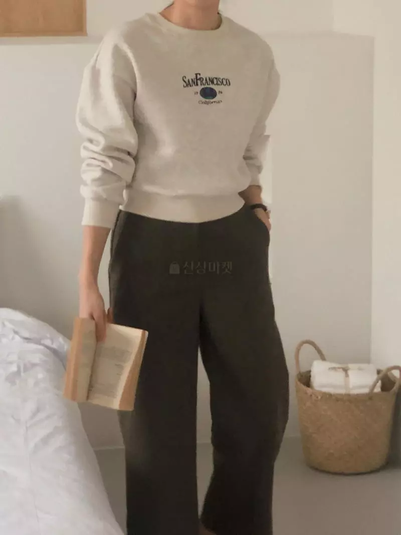 Atthismoment - Korean Women Fashion - #momslook - Carry Fleece Sweatshirt