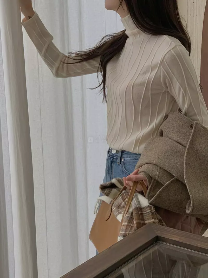 Atthismoment - Korean Women Fashion - #momslook - Wave Turtleneck Tee - 6