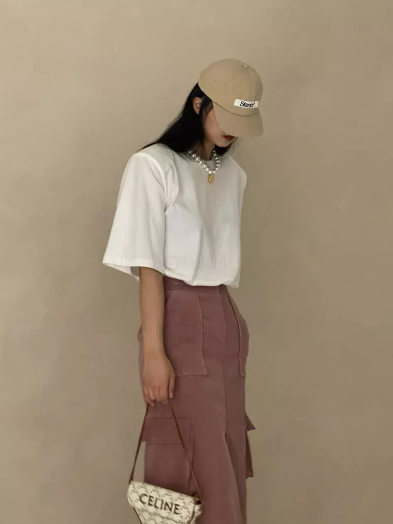 Auver_Fit - Korean Women Fashion - #momslook - Peach Pad Slit Tee - 2