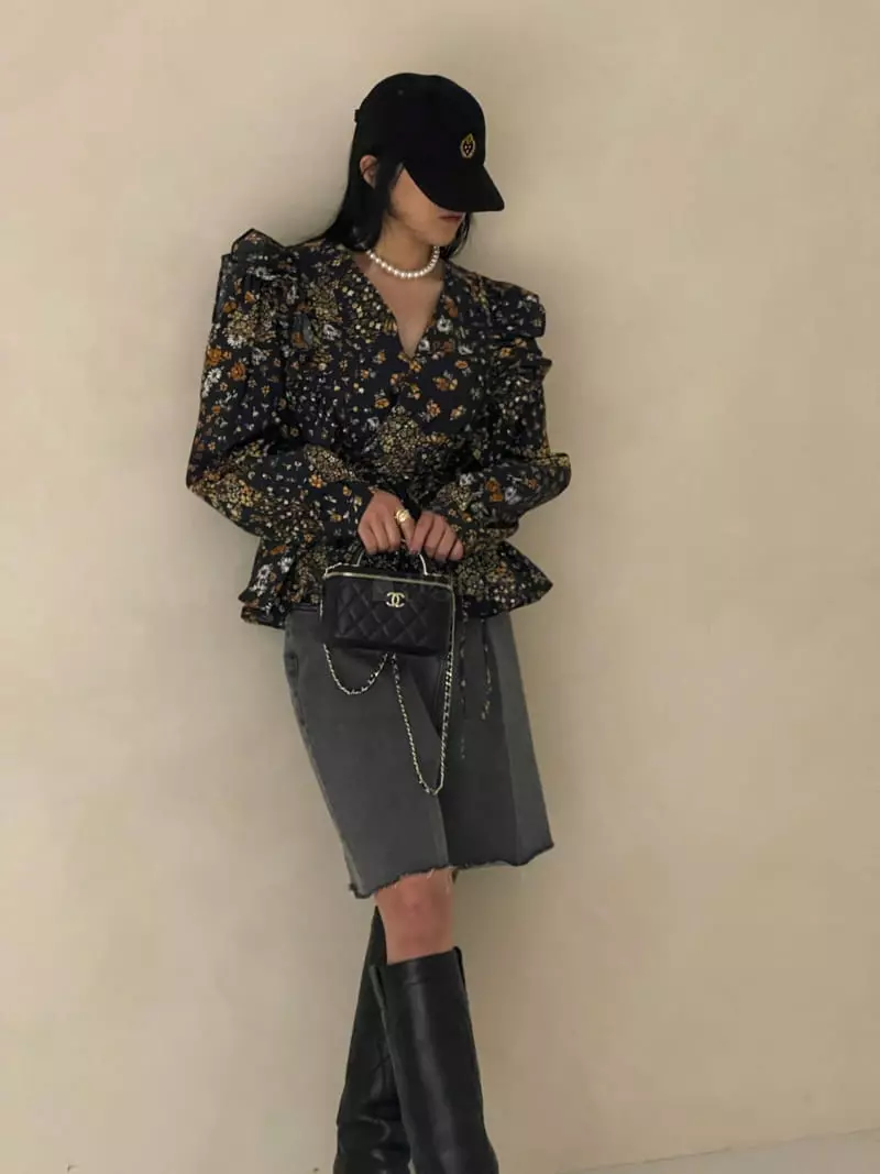 Auver_Fit - Korean Women Fashion - #momslook - Flower Frill Blouse - 3