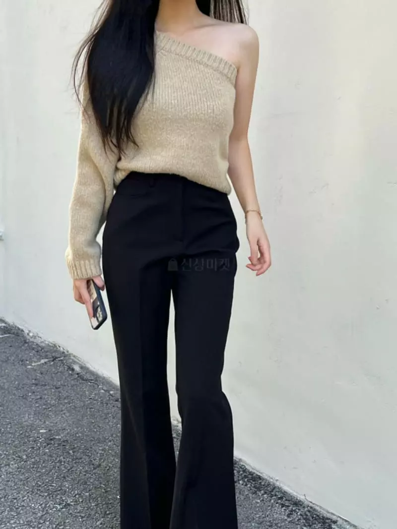 Auver_Fit - Korean Women Fashion - #momslook - One Shoulder Knit Tee - 11