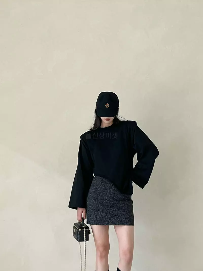 Auver_Fit - Korean Women Fashion - #womensfashion - Pad Layered Tee - 2