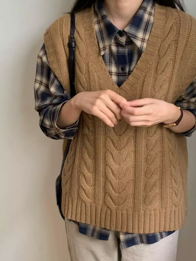 Baking Powder - Korean Women Fashion - #womensfashion - Illy Twist Vest - 2