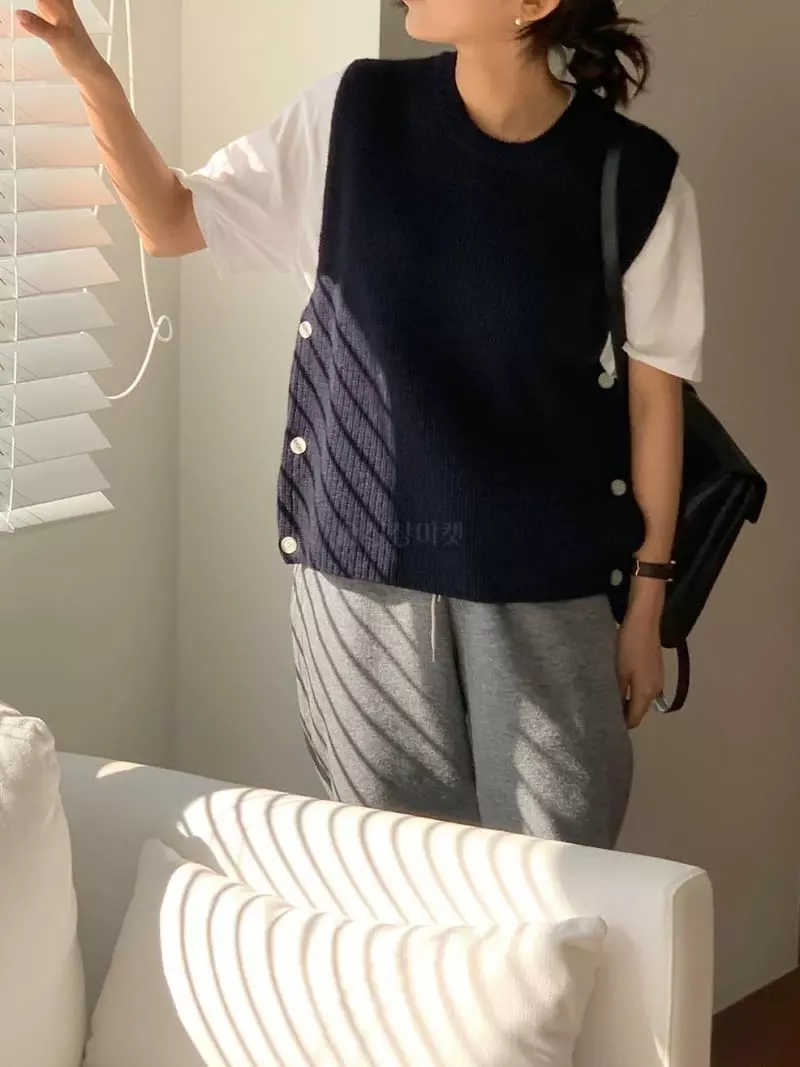 Baking Powder - Korean Women Fashion - #womensfashion - Three Buton Vest