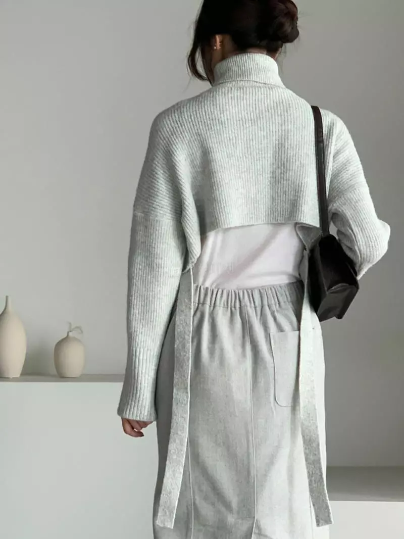 Baribari - Korean Women Fashion - #momslook - Crop Knit Turtleneck Tee - 12