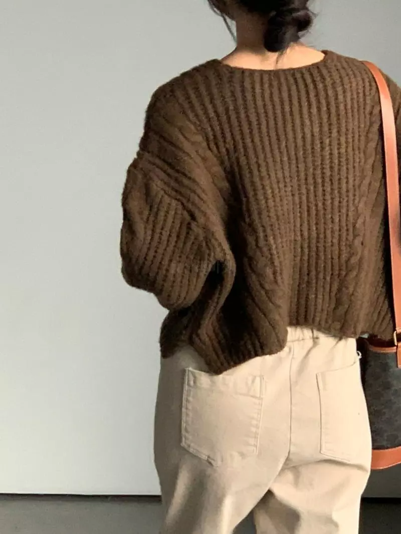 Baribari - Korean Women Fashion - #momslook - Sca V Knit Tee - 3