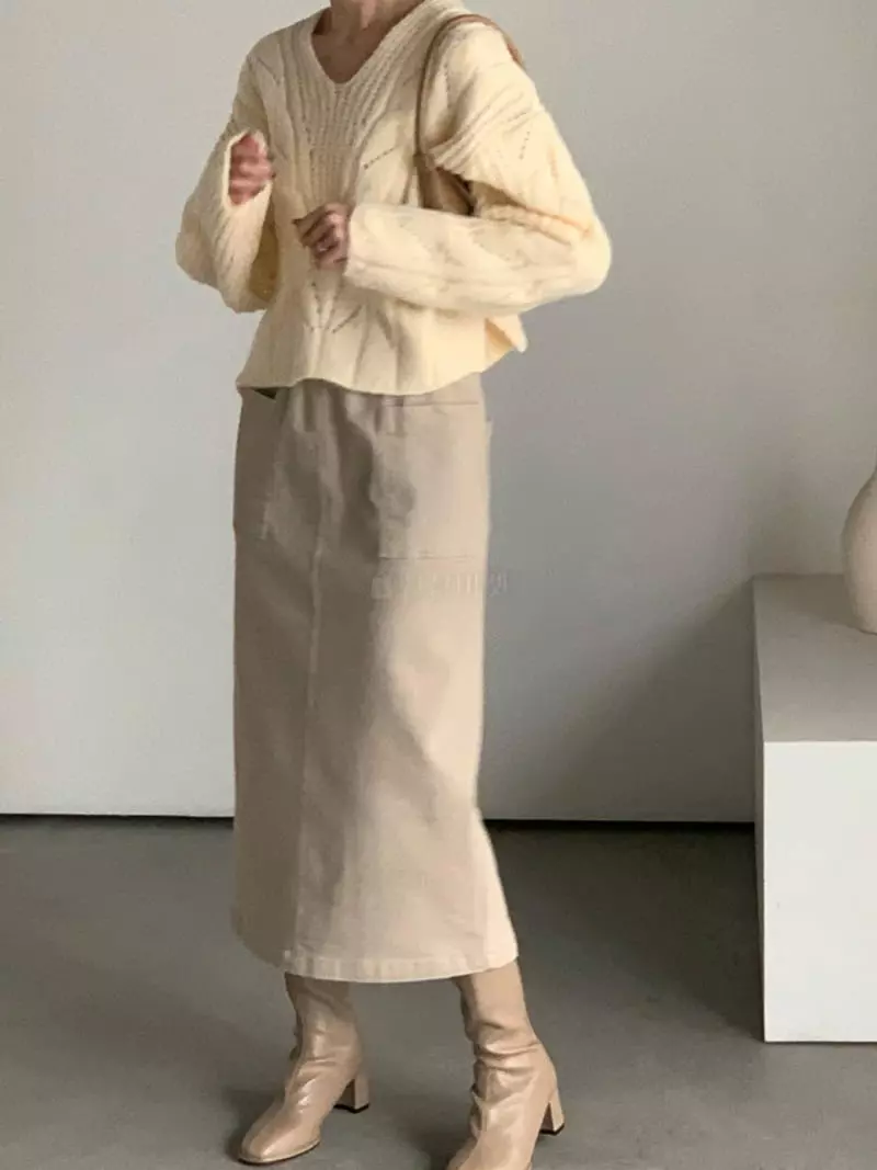 Baribari - Korean Women Fashion - #momslook - Sca V Knit Tee - 5