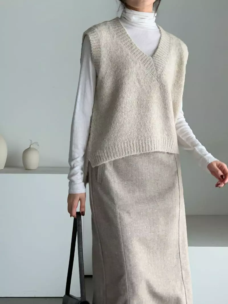 Baribari - Korean Women Fashion - #womensfashion - Bookle V Vest