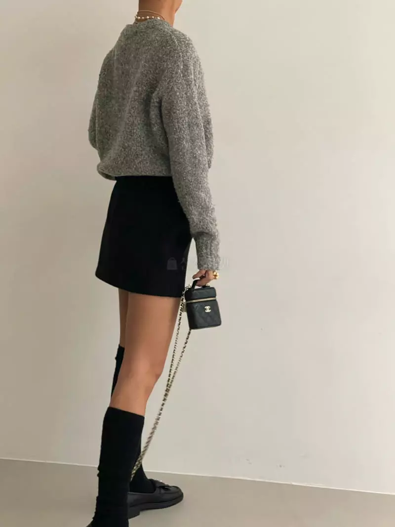 Black Fuchsia - Korean Women Fashion - #pursuepretty - A Round Knit Tee