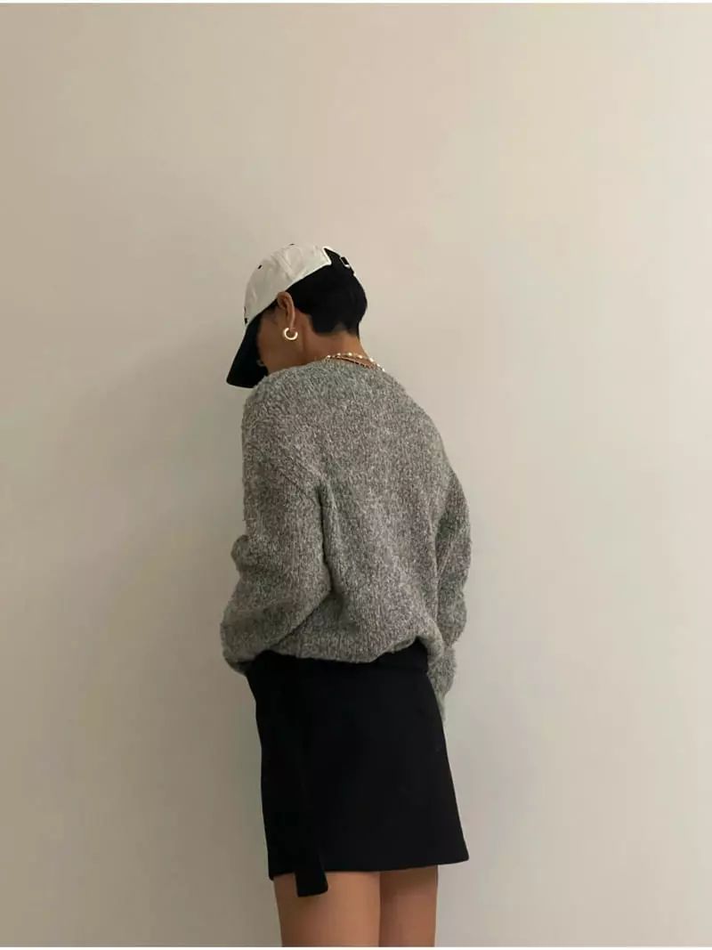 Black Fuchsia - Korean Women Fashion - #restrostyle - A Round Knit Tee - 2