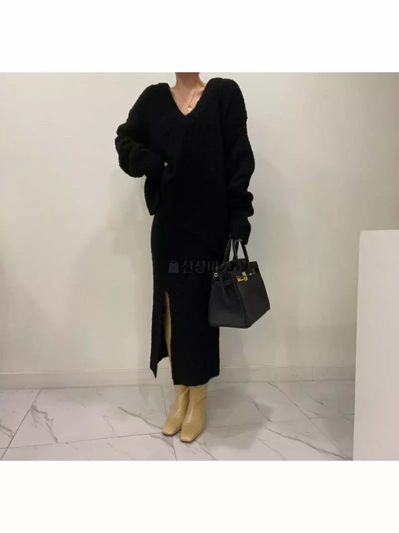 Black Fuchsia - Korean Women Fashion - #thelittlethings - Bookle V Neck One-piece - 12