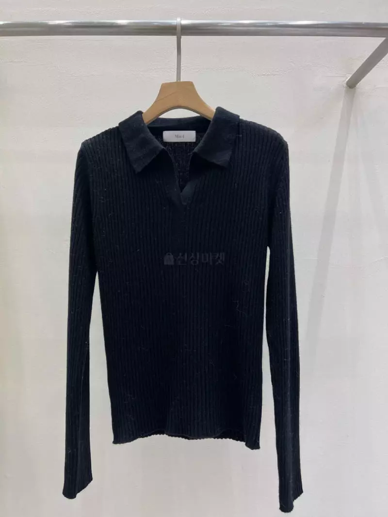 Blanc - Korean Women Fashion - #momslook - Slim Collar Tee - 3