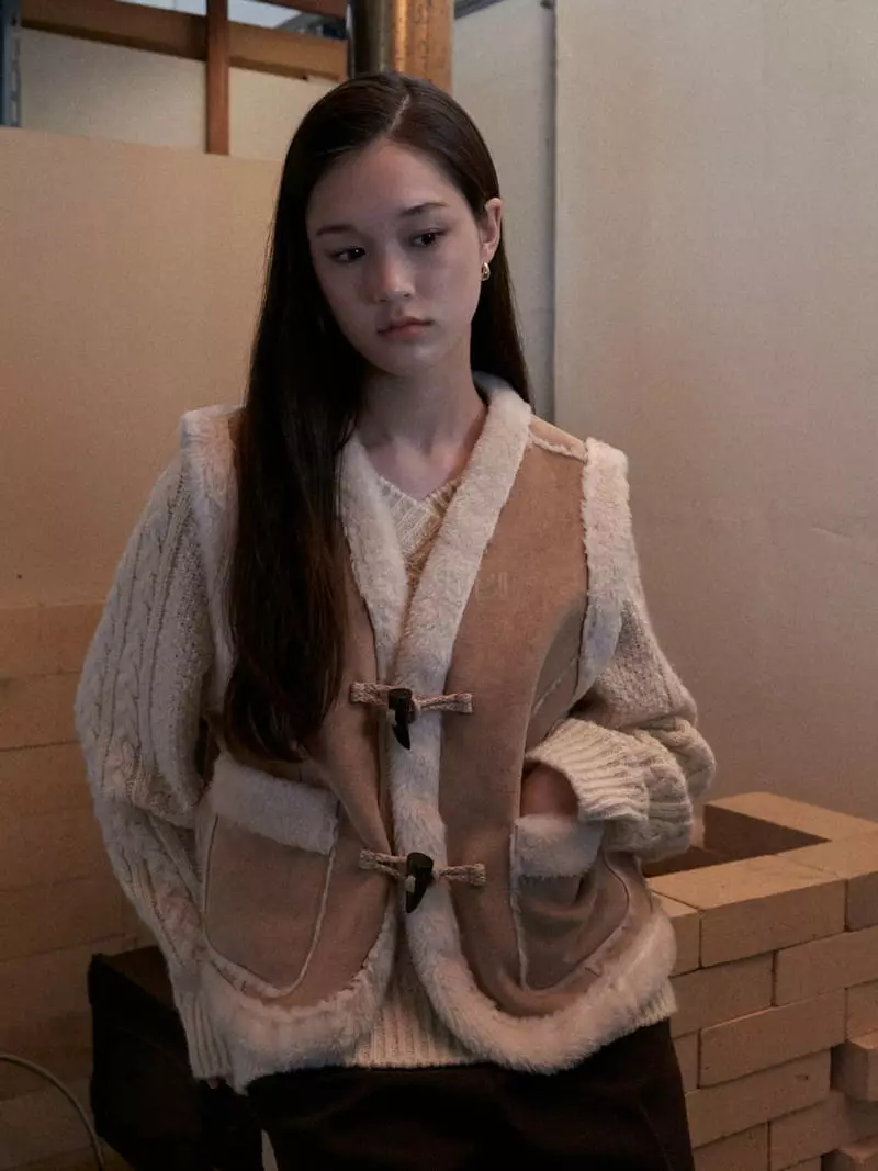 Bold - Korean Women Fashion - #womensfashion - Dduckboki Vest - 2