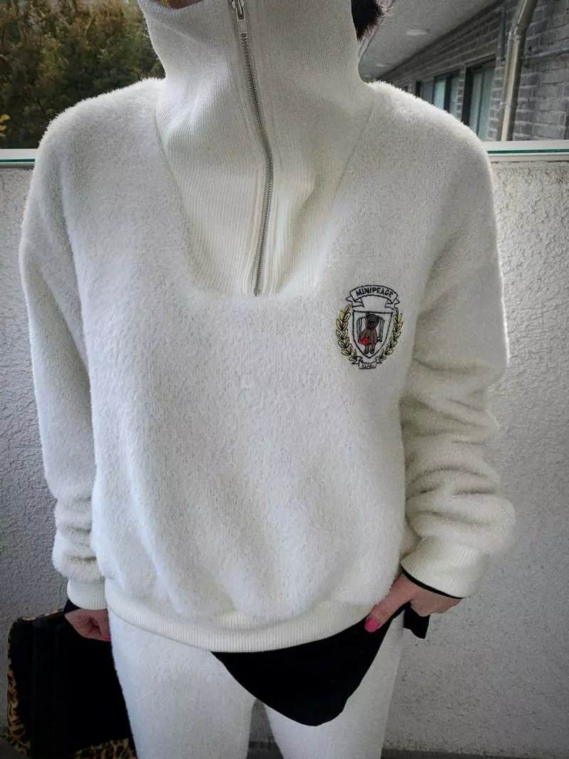 Clode - Korean Women Fashion - #momslook - Bear Sweatshirt - 5