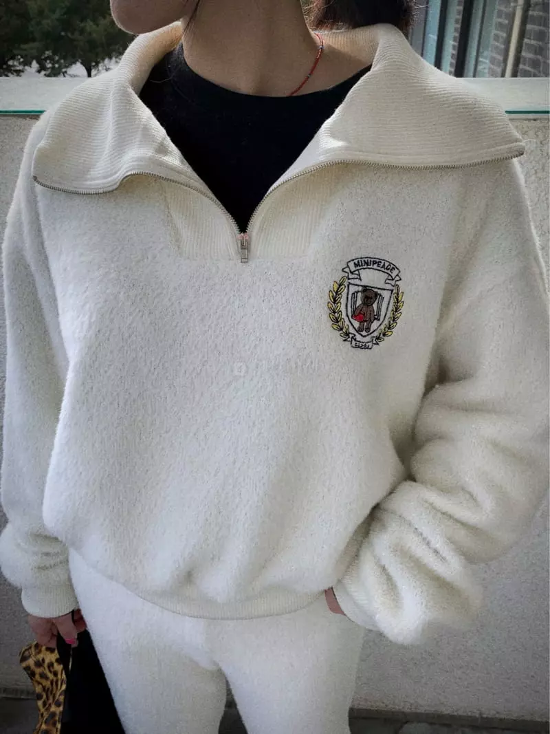 Clode - Korean Women Fashion - #momslook - Bear Sweatshirt - 4