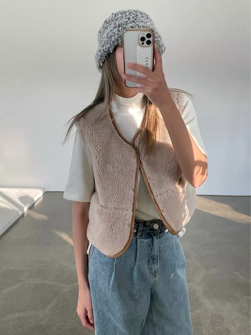 Creamvilla - Korean Women Fashion - #shopsmall - Reversible Vest - 3
