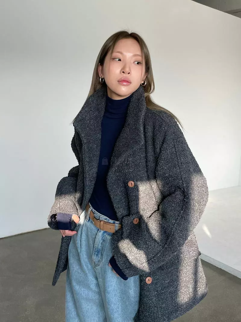 Creamvilla - Korean Women Fashion - #womensfashion - Fomel Half Coat - 2