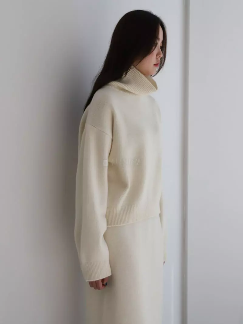 Cullum - Korean Women Fashion - #momslook - Puggy Turtleneck Tee - 6