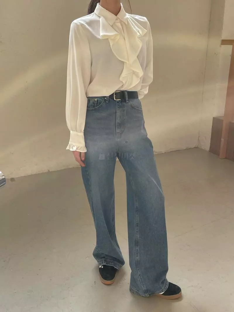 Dailyjud - Korean Women Fashion - #momslook - Neck Frill Blouse - 2