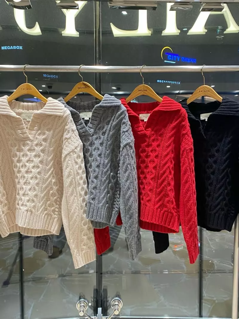 Dailyjud - Korean Women Fashion - #romanticstyle - Twist Collar Knit Tee - 5