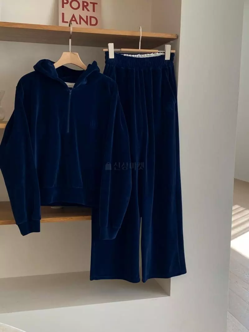 Dawning - Korean Women Fashion - #vintagekidsstyle - Velvet Set - 5