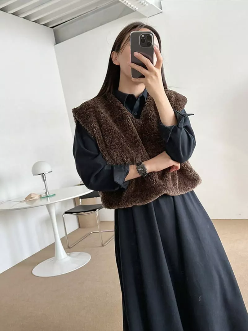 Dayday - Korean Women Fashion - #momslook - Bear  Vest - 2
