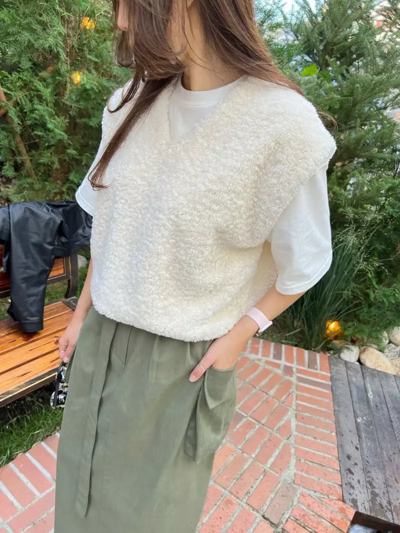 Dayday - Korean Women Fashion - #womensfashion - Bear  Vest - 7