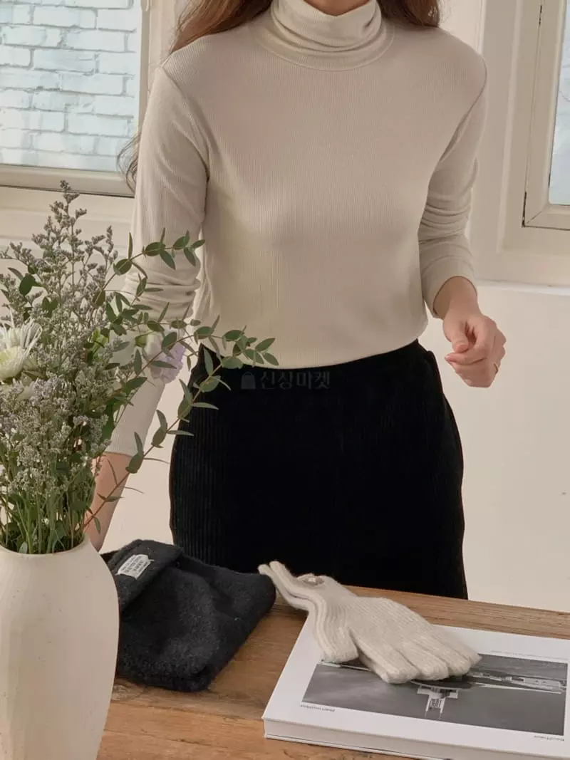 Denali - Korean Women Fashion - #momslook - Rib Turtleneck Tee - 5