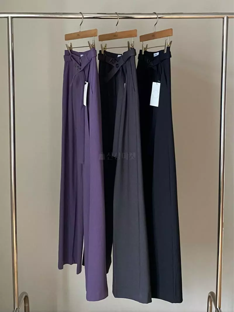 Duplo - Korean Women Fashion - #womensfashion - Buttonn Pants