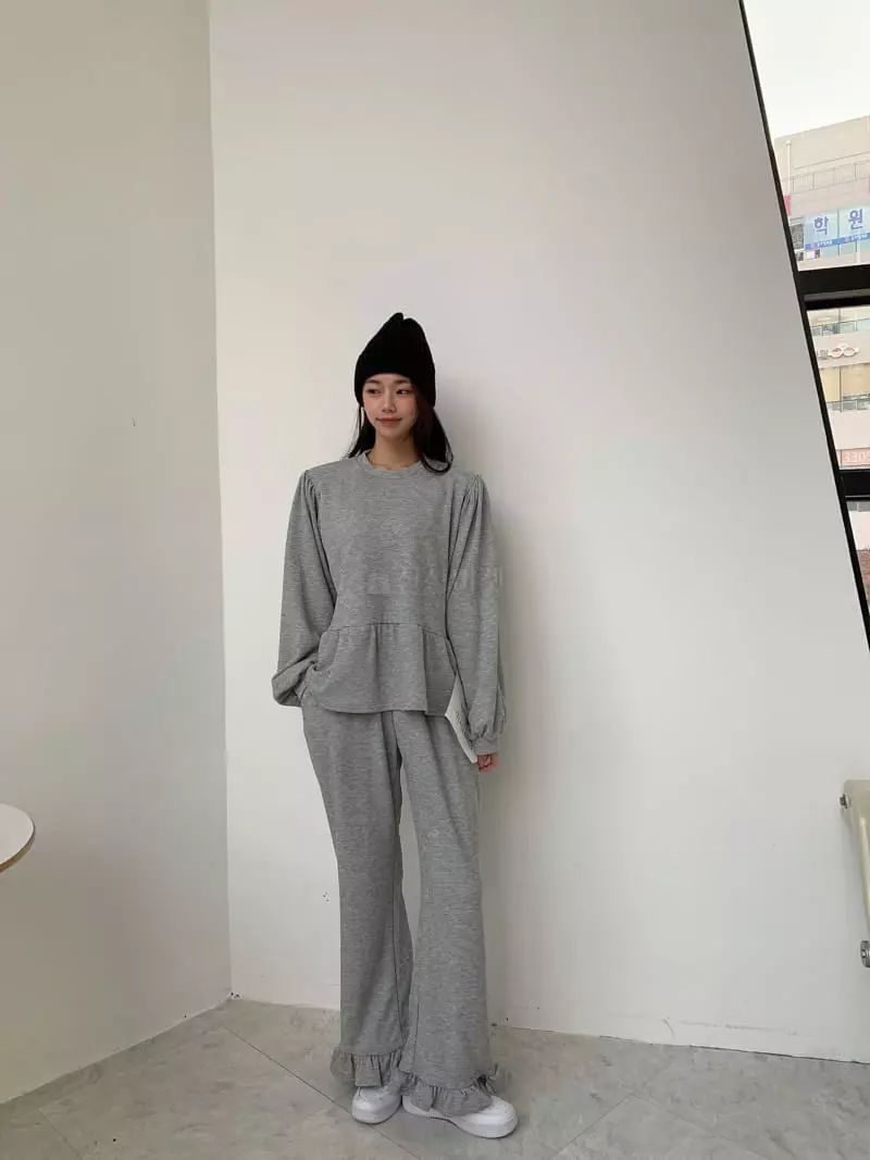 Fabric Seoul - Korean Women Fashion - #vintagekidsstyle - Frill Fleece Top Bottom Set - 2