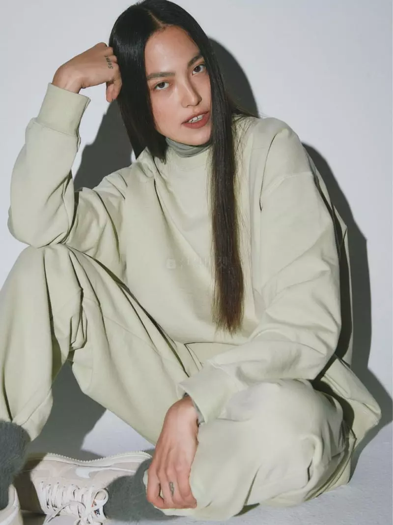 Fave - Korean Women Fashion - #momslook - Solid Sweatshirt - 3