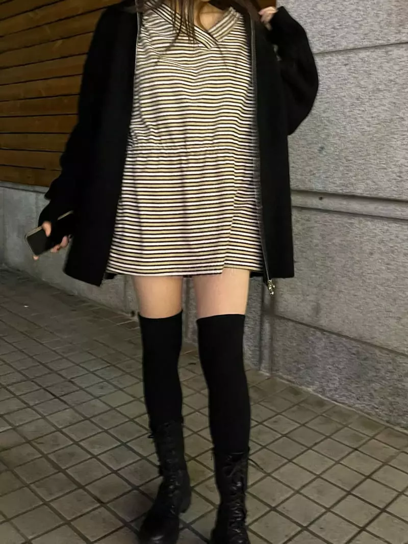 Flipar - Korean Women Fashion - #momslook - V Stripes Tee