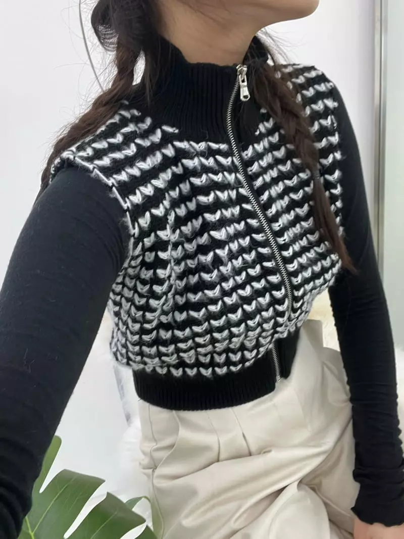 Flipar - Korean Women Fashion - #momslook - Heart Knit Zip-up